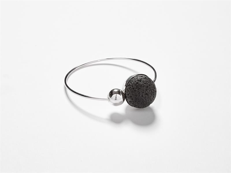 Oversized Pearl Bangle