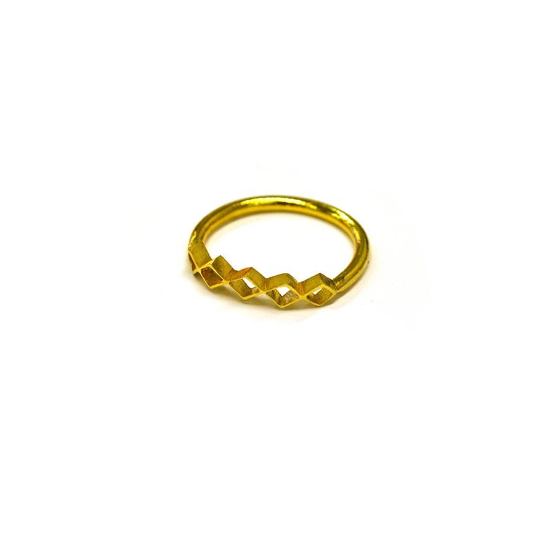 Dainty Diamond stacking Ring in Gold