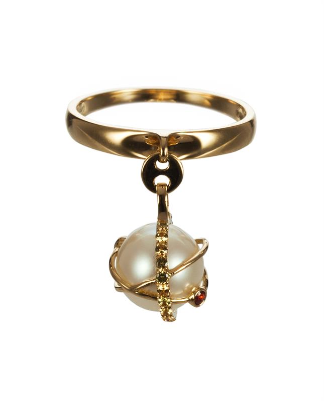 Laika white pearl charm ring
